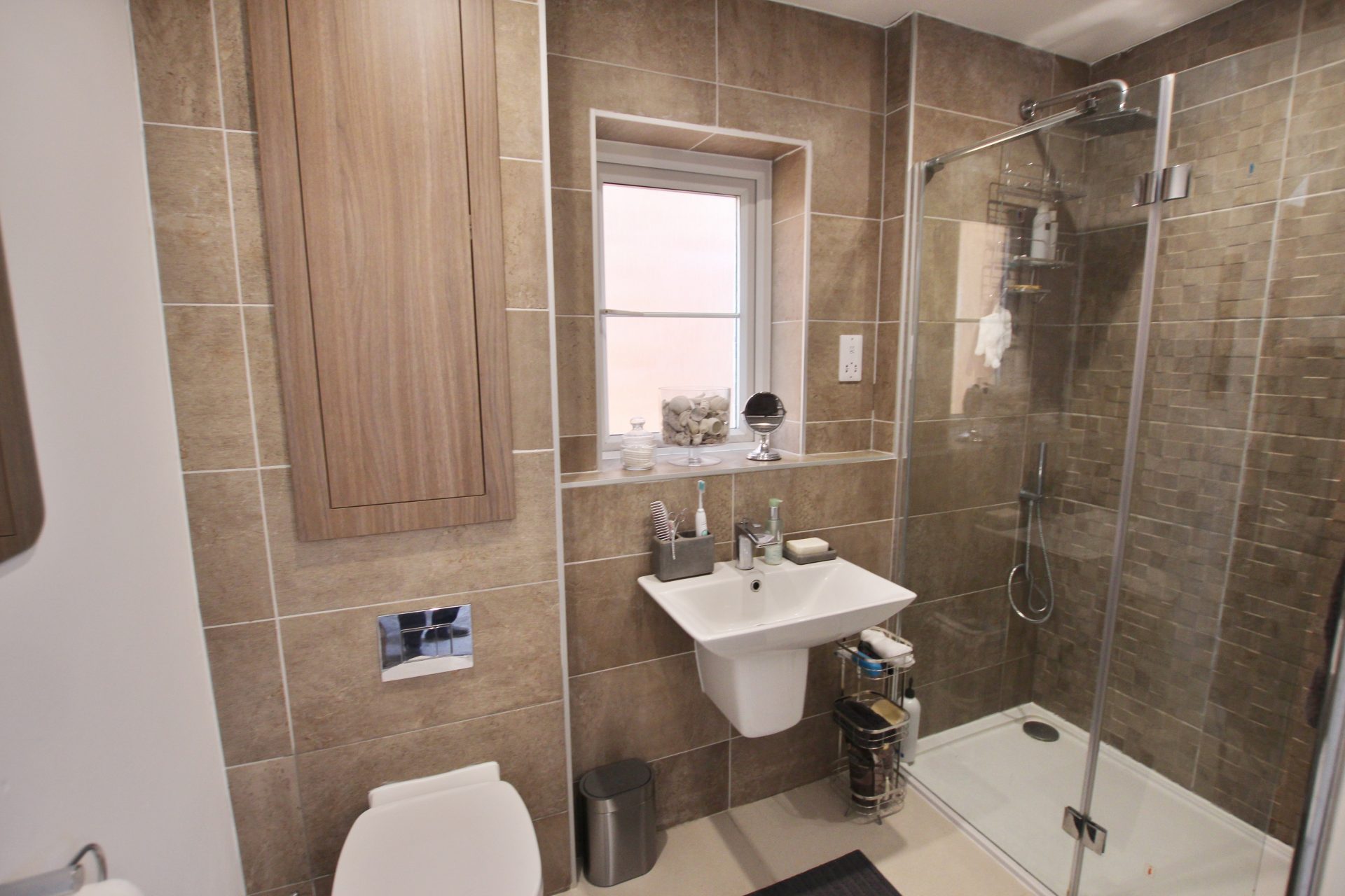 Spinners Avenue, Scholes, BD19 6AS Fastmove