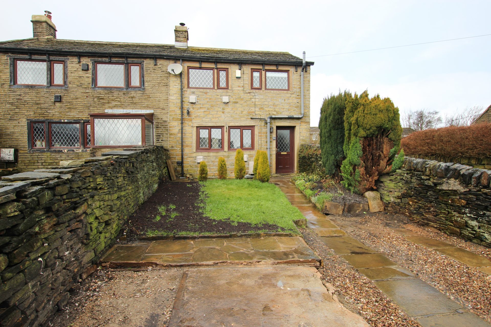 New Hey Road, Huddersfield, HD3 3FE Fastmove