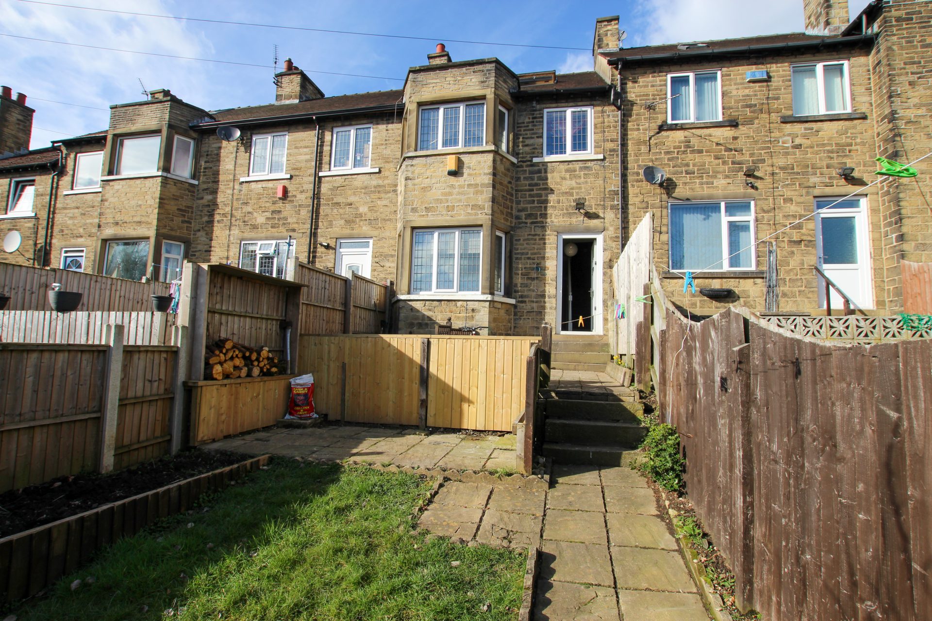 ASHBROW ROAD, HUDDERSFIELD, HD2 1DX Fastmove