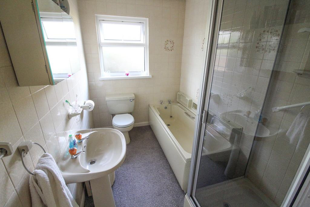 Anglesey Drive, Poynton, Stockport, SK12 1BT Fastmove