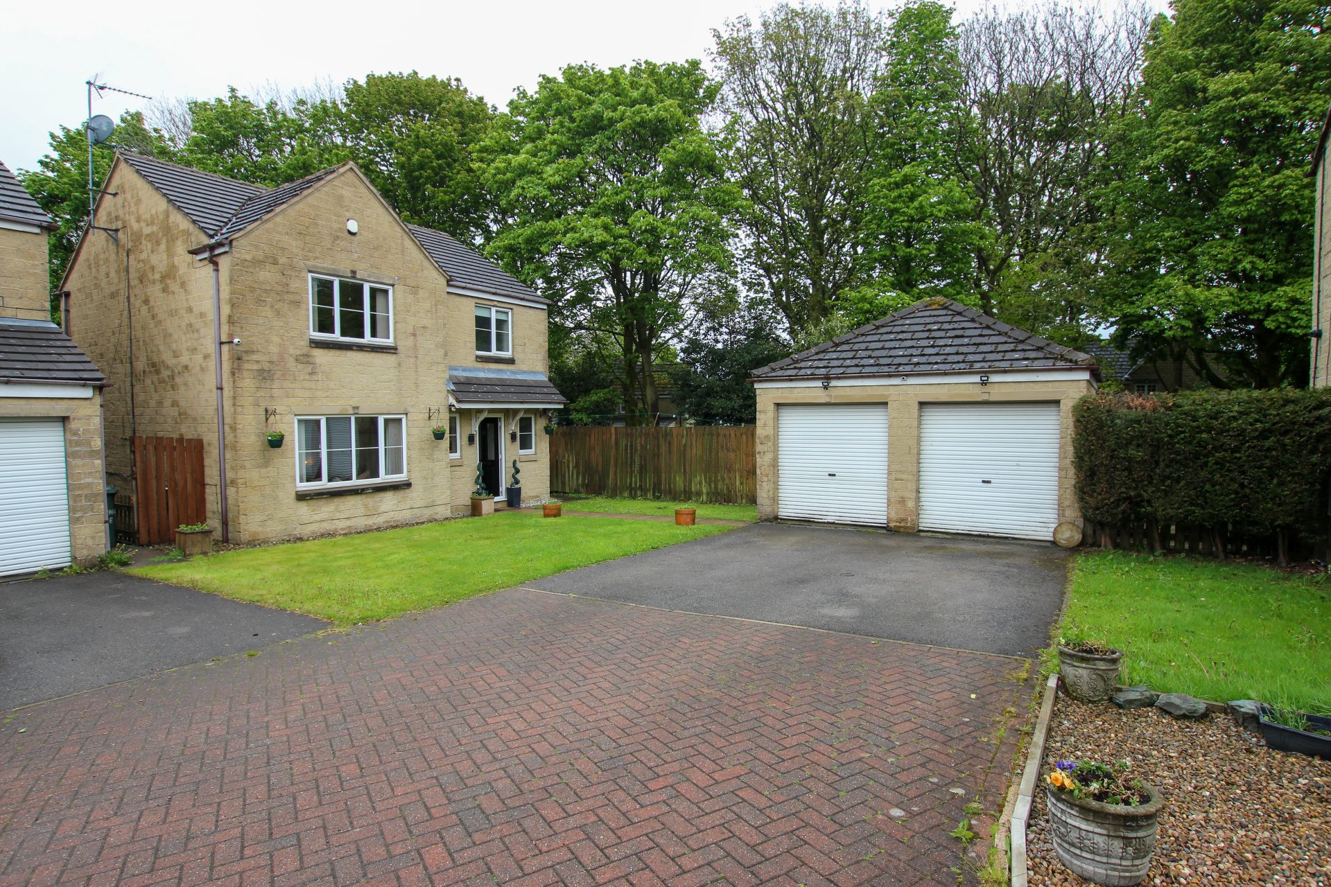 Bunting Drive, Bradford, BD6 (SOLD) Fastmove