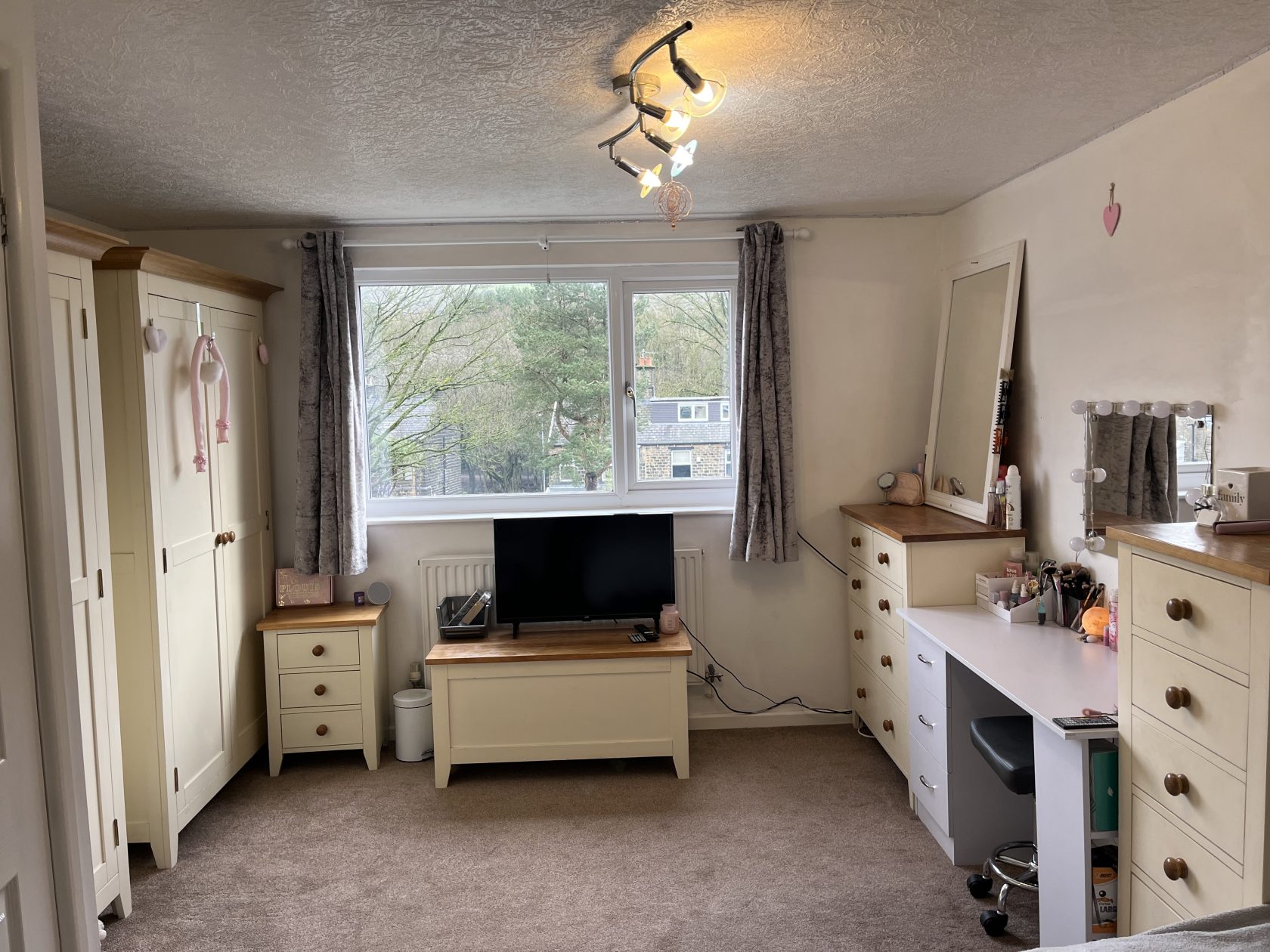 Gloucester Drive, Diggle, OL3 5PR Fastmove