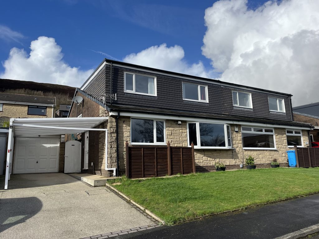 Gloucester Drive, Diggle, OL3 5PR Fastmove