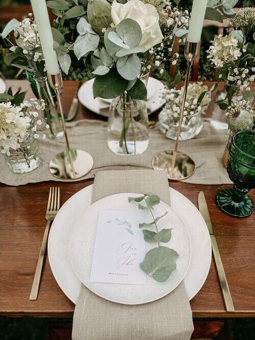 13 Rustic Wedding Table Decorations (And How To Recreate Them On A Budget)