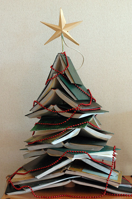 Alternative Christmas Tree Designs Made With Book favbulous
