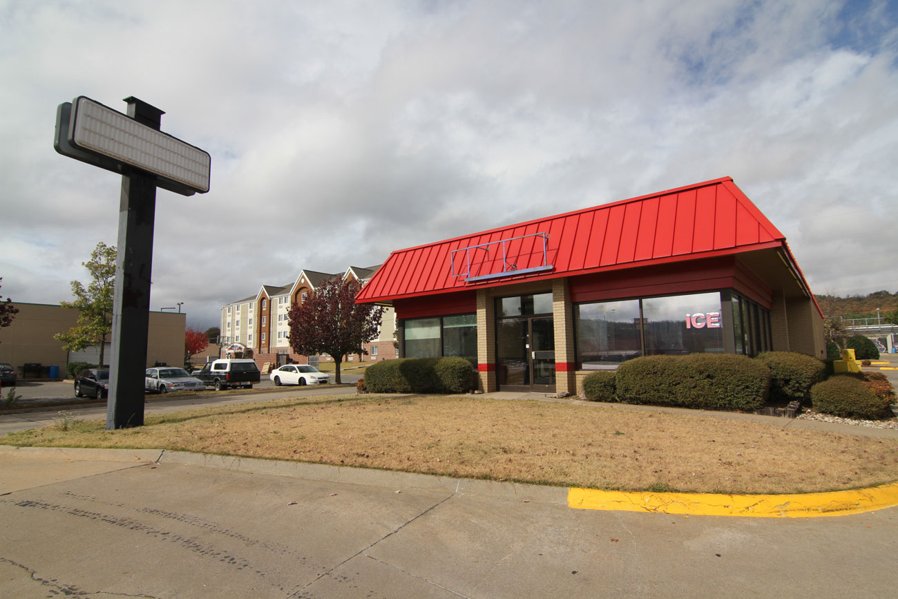 Restaurant News Leverett Lounge, Eclectic Kitchen, Haipai Small Eats