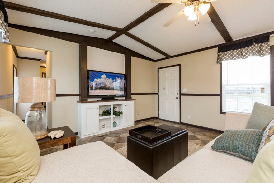 Cornelia 16.0 X 76.0 1153 sqft Mobile Home Champion Homes Center