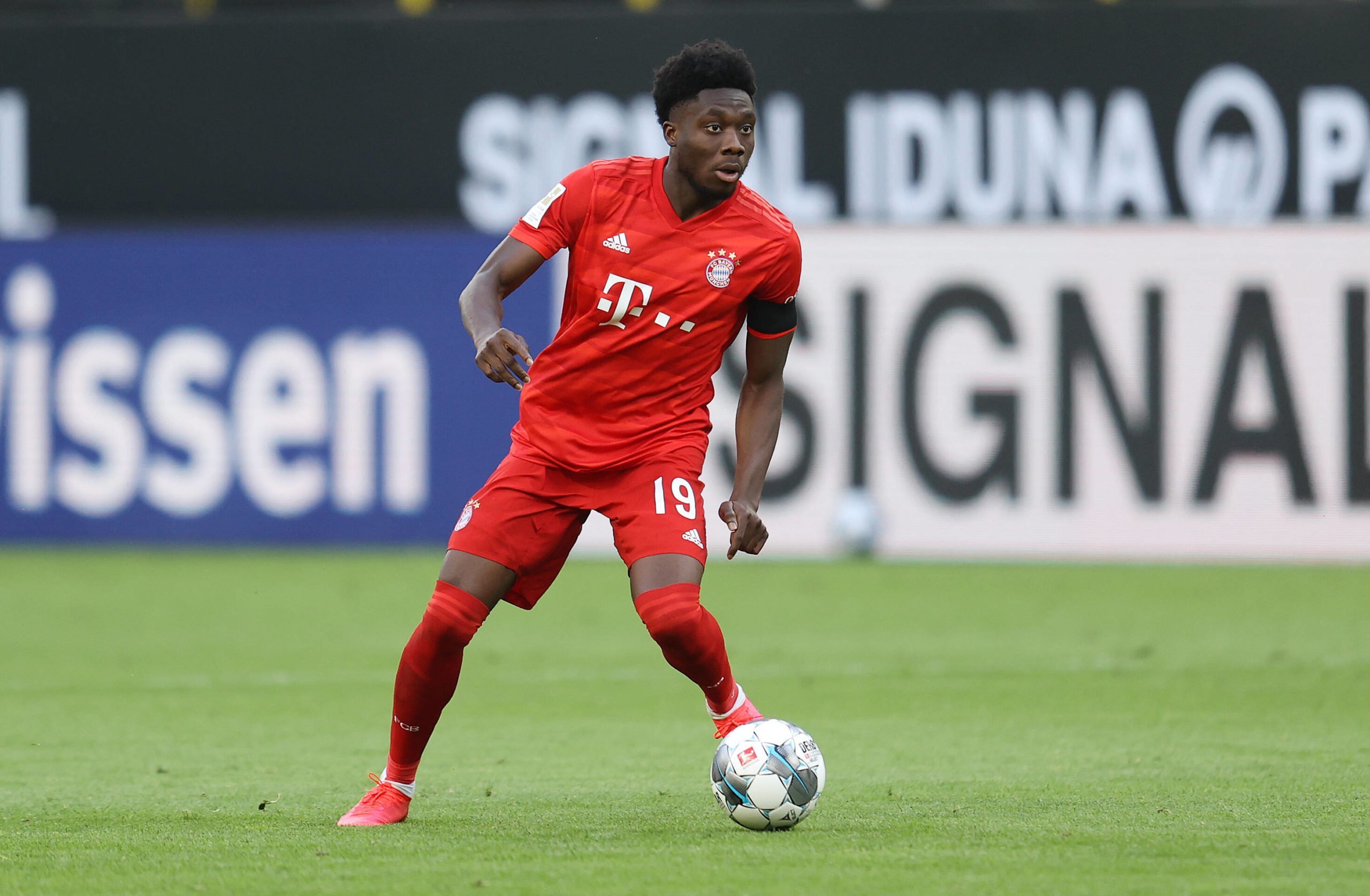 Alphonso Davies wurde zum besten Bundesliga Nachwuchsspieler des Saison
