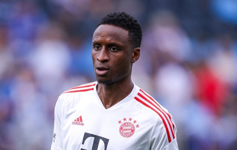 Kurios Darum profitiert Bayern von der langen Ausfallzeit von Bouna Sarr