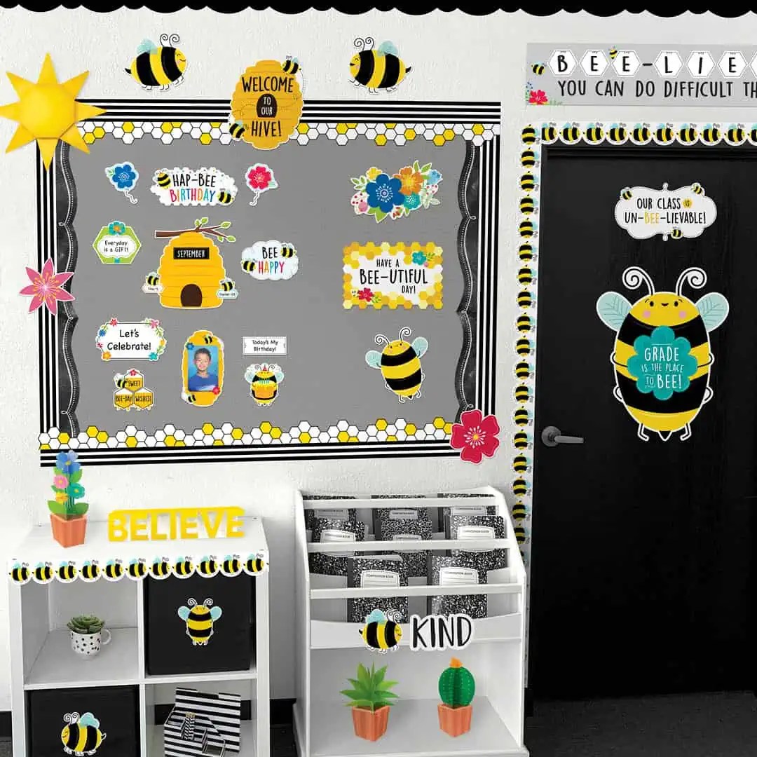 Busy Bees Bulletin Board Set FD Class Décor