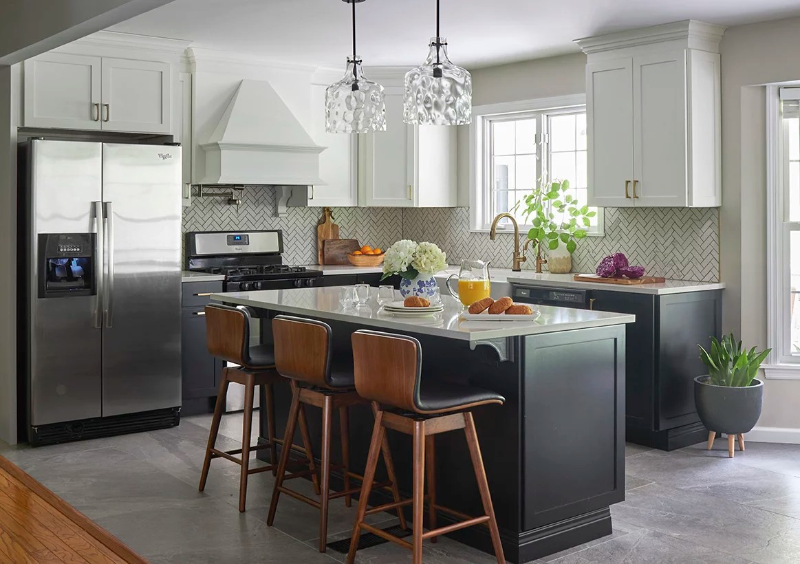 Chic B&W Kitchen FD Kitchen & Bath