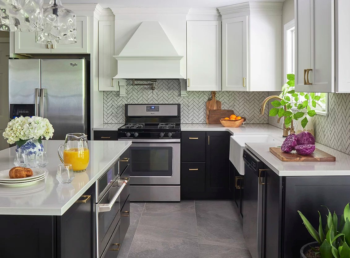 Chic B&W Kitchen FD Kitchen & Bath