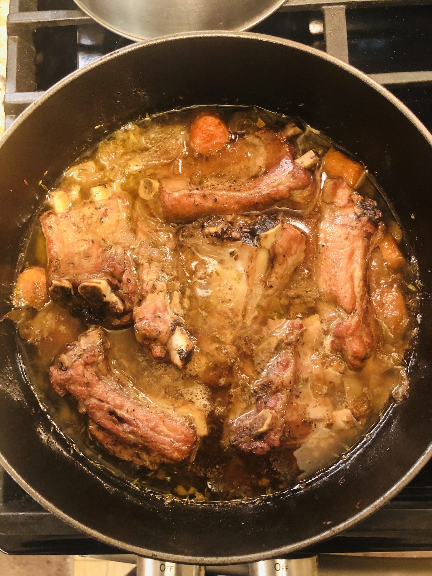 Polish-style ribs żeberka wieprzowe after braising