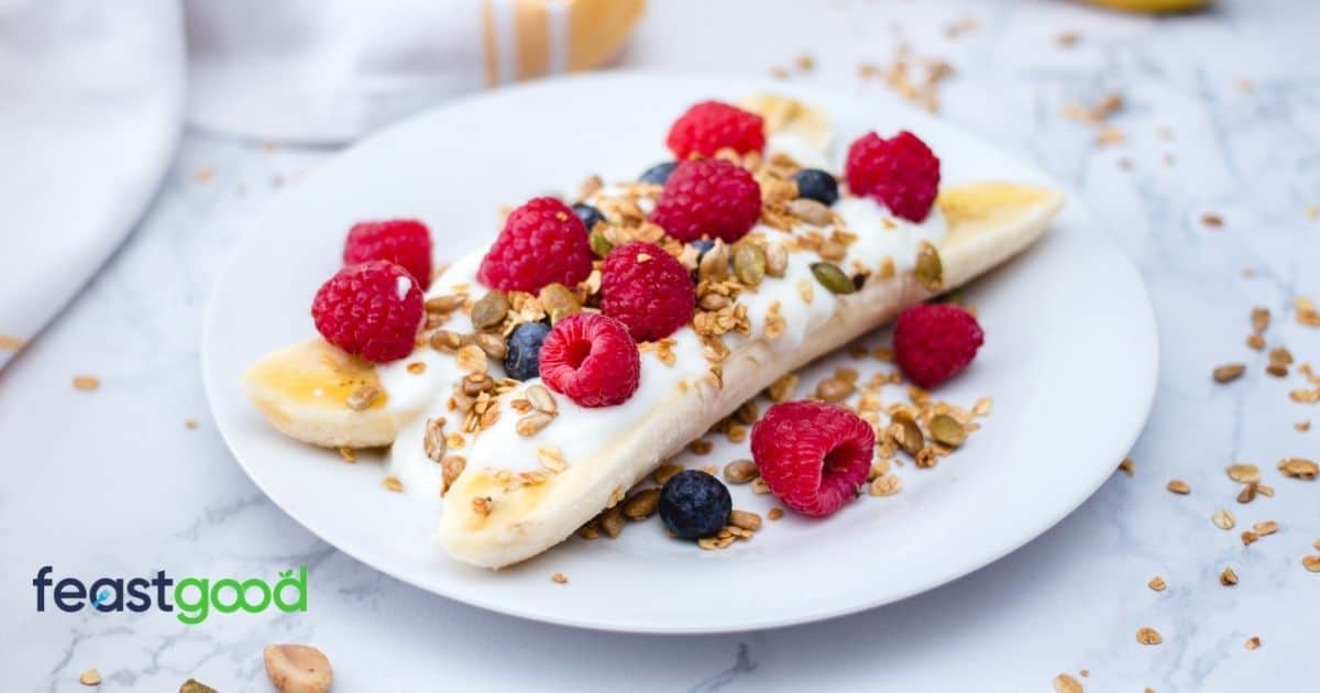 Are Bananas Good or Bad For Bodybuilding? (Pros & Cons)