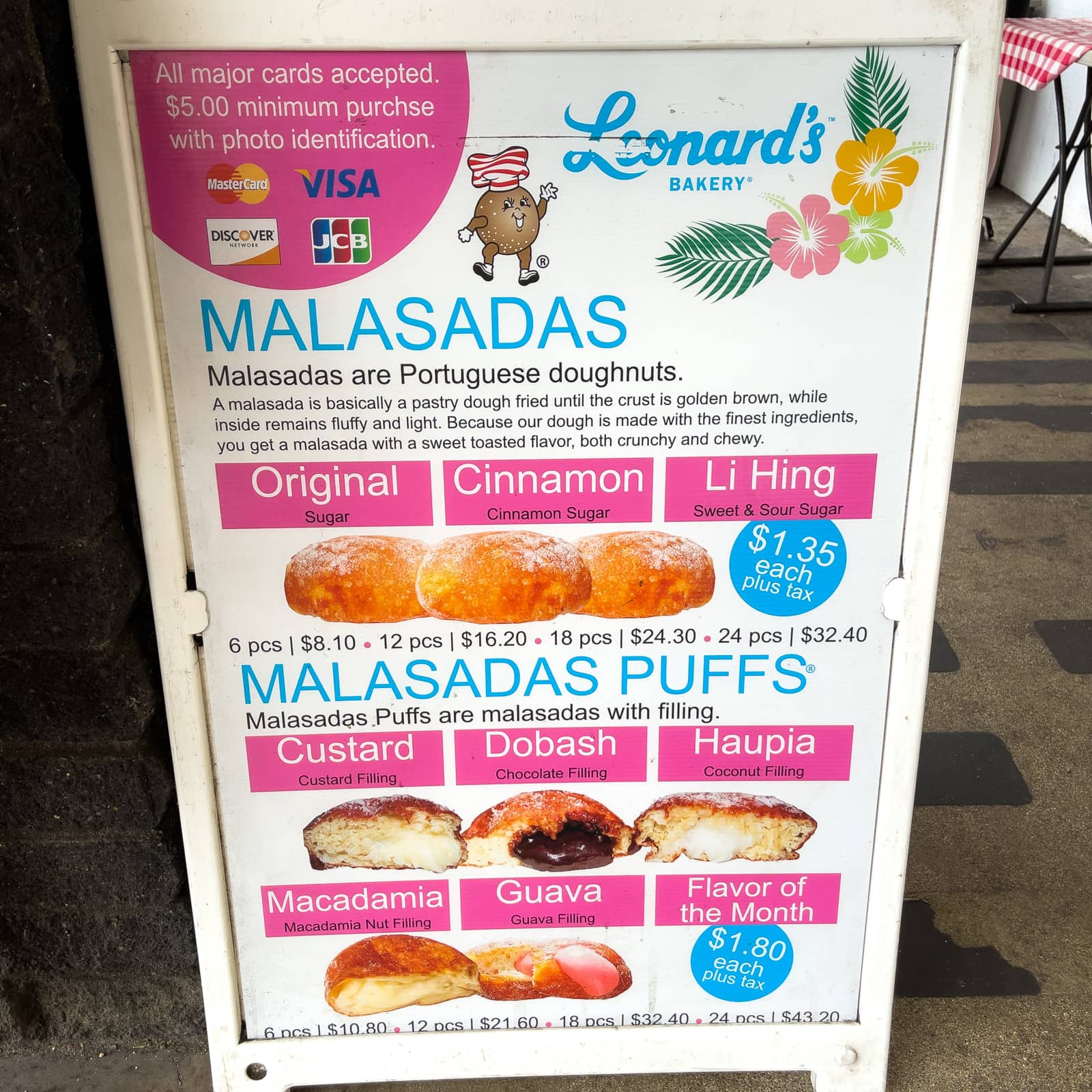 Malasadas at Leonard's Bakery in Honolulu, Hawaii Feastio