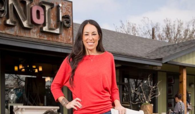 Joanna Gaines Net Worth, Career, Salary, Married, Husband, Kids!