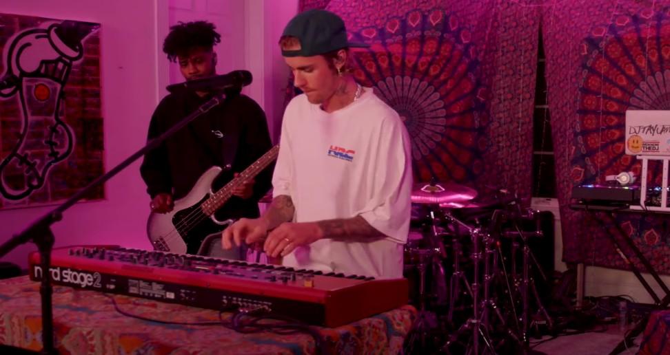 Justin Bieber A concert from Home! FeaturedVid