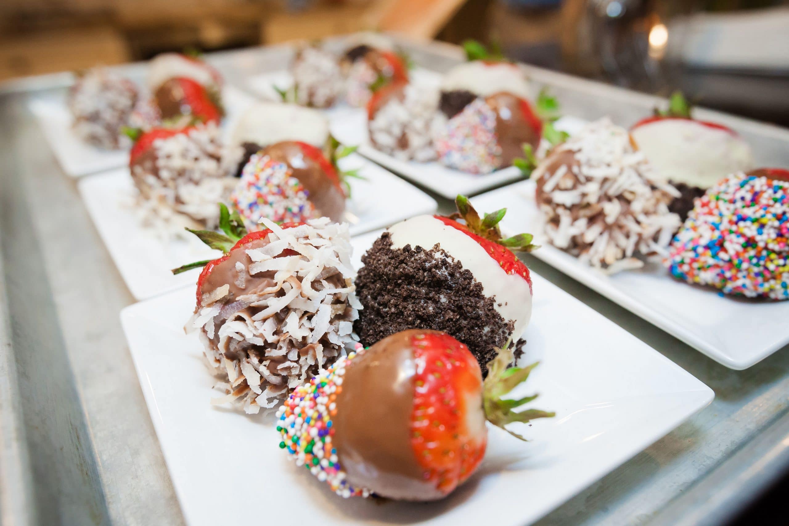 Photos of the Official Pokémon Scarlet and Pokémon Violet.