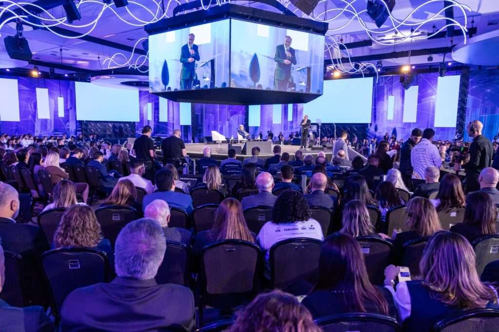 Conecta 2025 abre com defesa da integração entre capital, trabalho e governo Conecta 2025 abre com defesa da integração entre capital, trabalho e governo