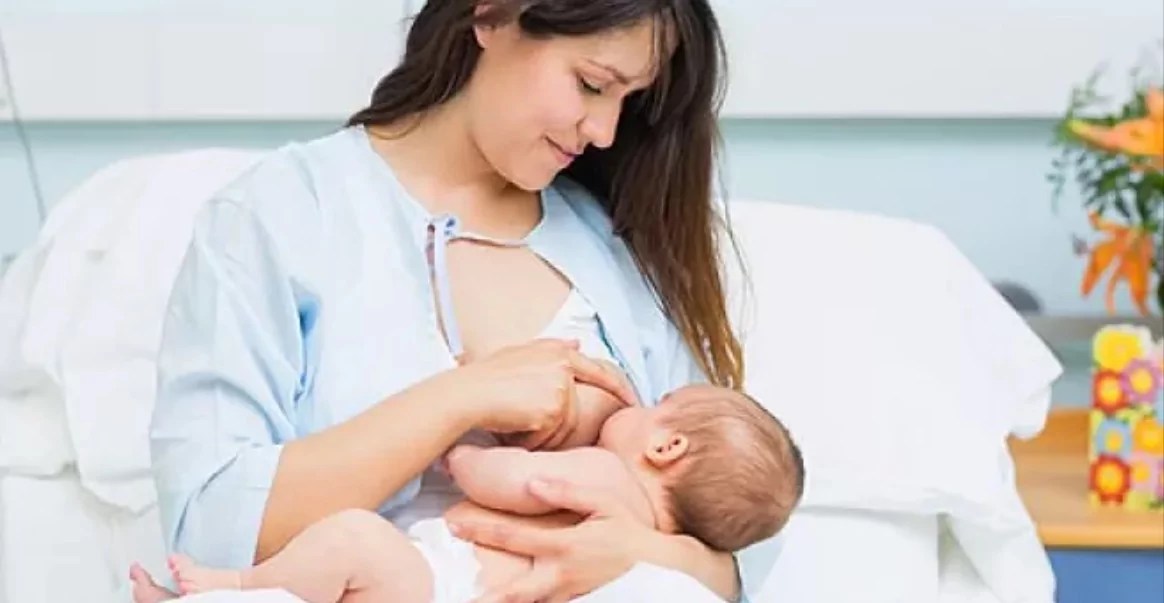 From Experts Explain How to Tell If Your Breastfed Baby Is