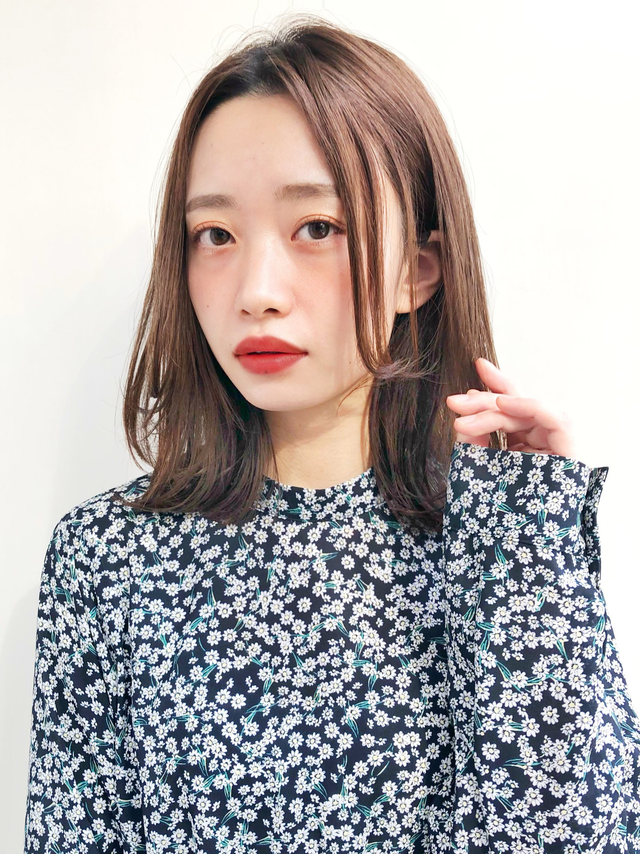 おでこ広めの女性にはこんな髪型が似合う♪ 顔の形別おすすめヘアスタイル30選 feeche (フィーチェ)