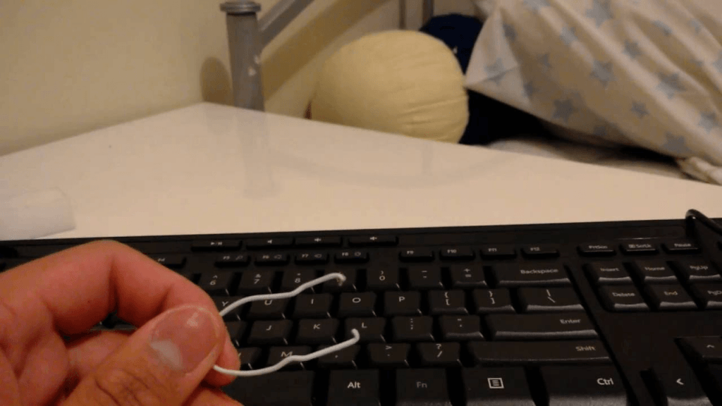 How to Remove Keycaps Without Tool?