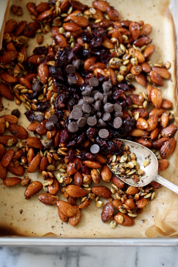 Healthy Trail Mix Recipe with Chia Seeds, Almonds and Cranberries