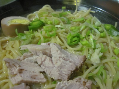 【旅行術】パスタをゆでる時に重曹をいれるとラーメン化する。│節約旅行.info