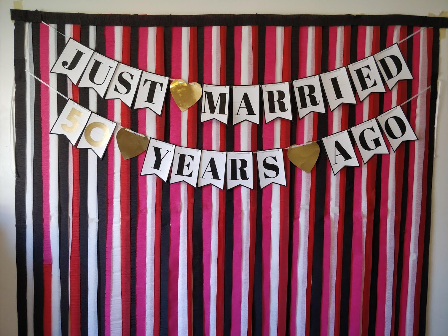 How To Make A Streamer Backdrop For A Photobooth Feeling Nifty