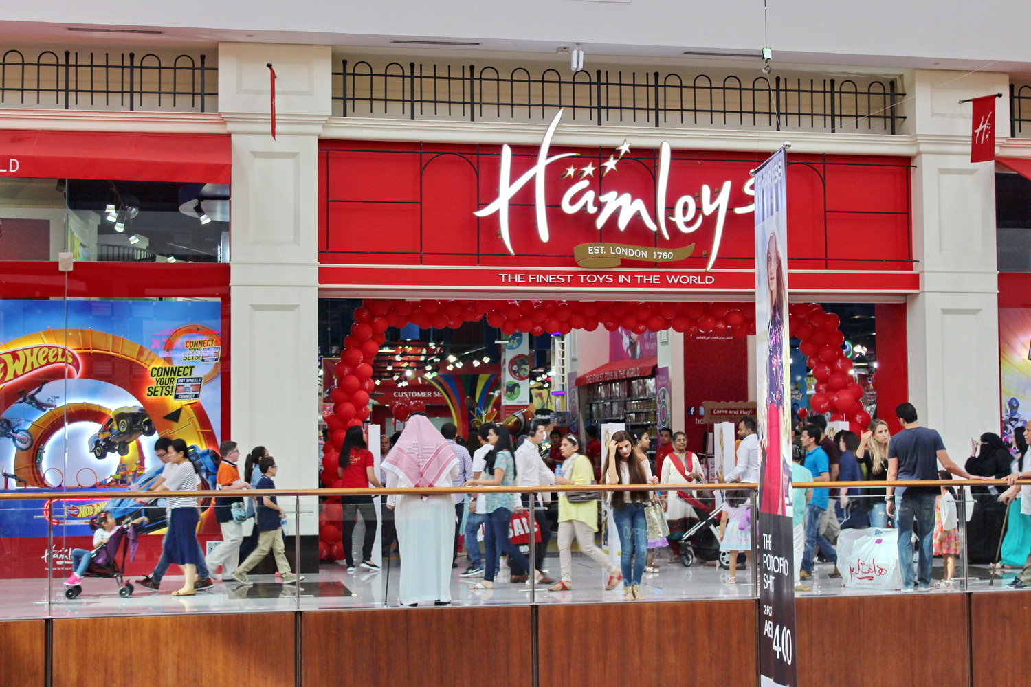 Feeling The Life The capital of shopping in the middle east. Dubai Malls