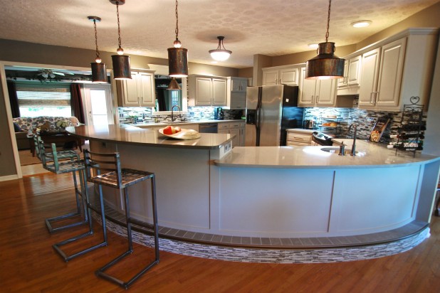 13 Luxurious Curved Countertop Ideas for Your Kitchen Island