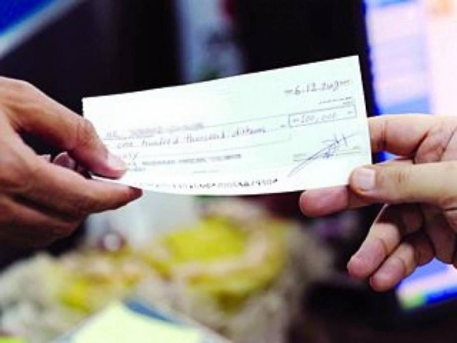 اقتصادي الشيكات المرتجعة تفقد ثقة المتعاملين وتضر النشاط