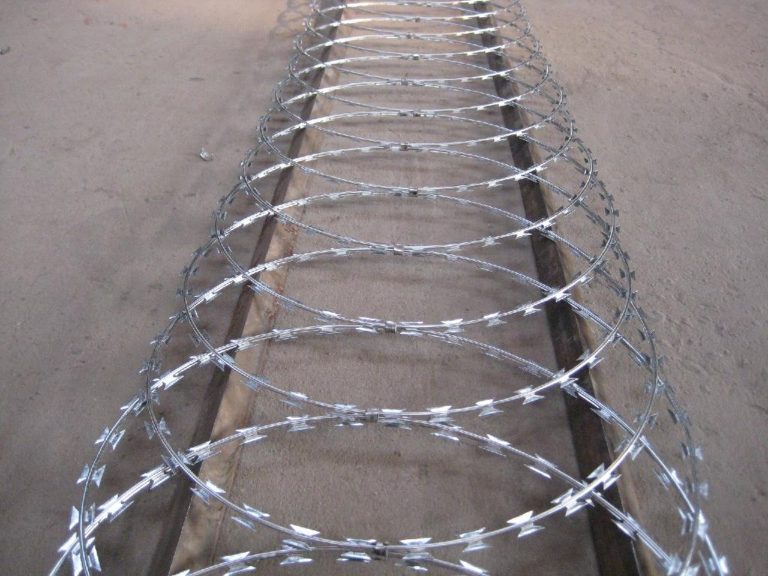 FLAT RAZOR WIRE Fence And Concertina