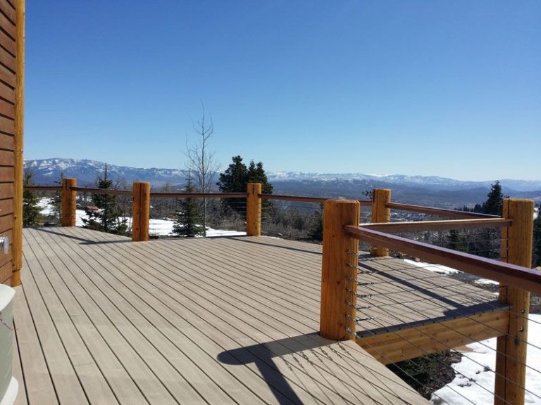 TrexTranscendRopeSwingDeckwithCustomHorizontalRailing Fence