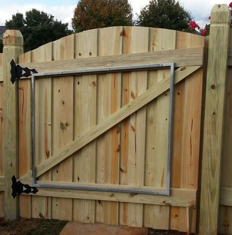 Wood Fences Fence Builders Inc.