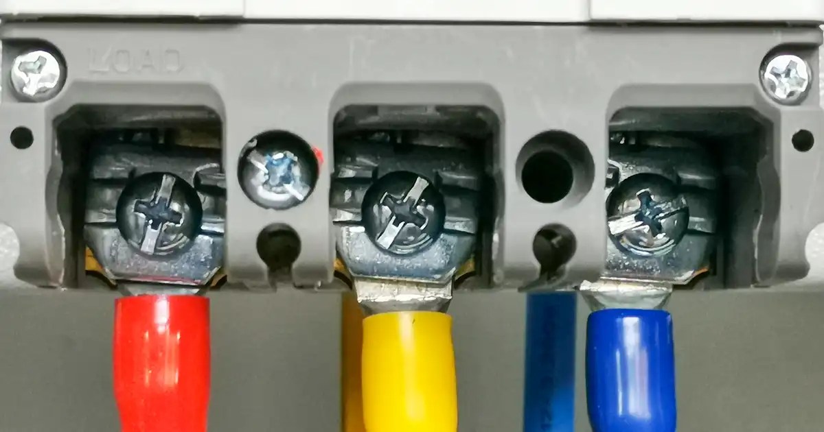 Three Phase Electric Meters Functions and Significance