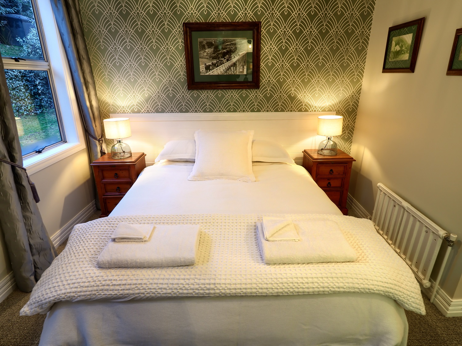 King Size Bed NZ Twin Room The Ferry Bed & Breakfast