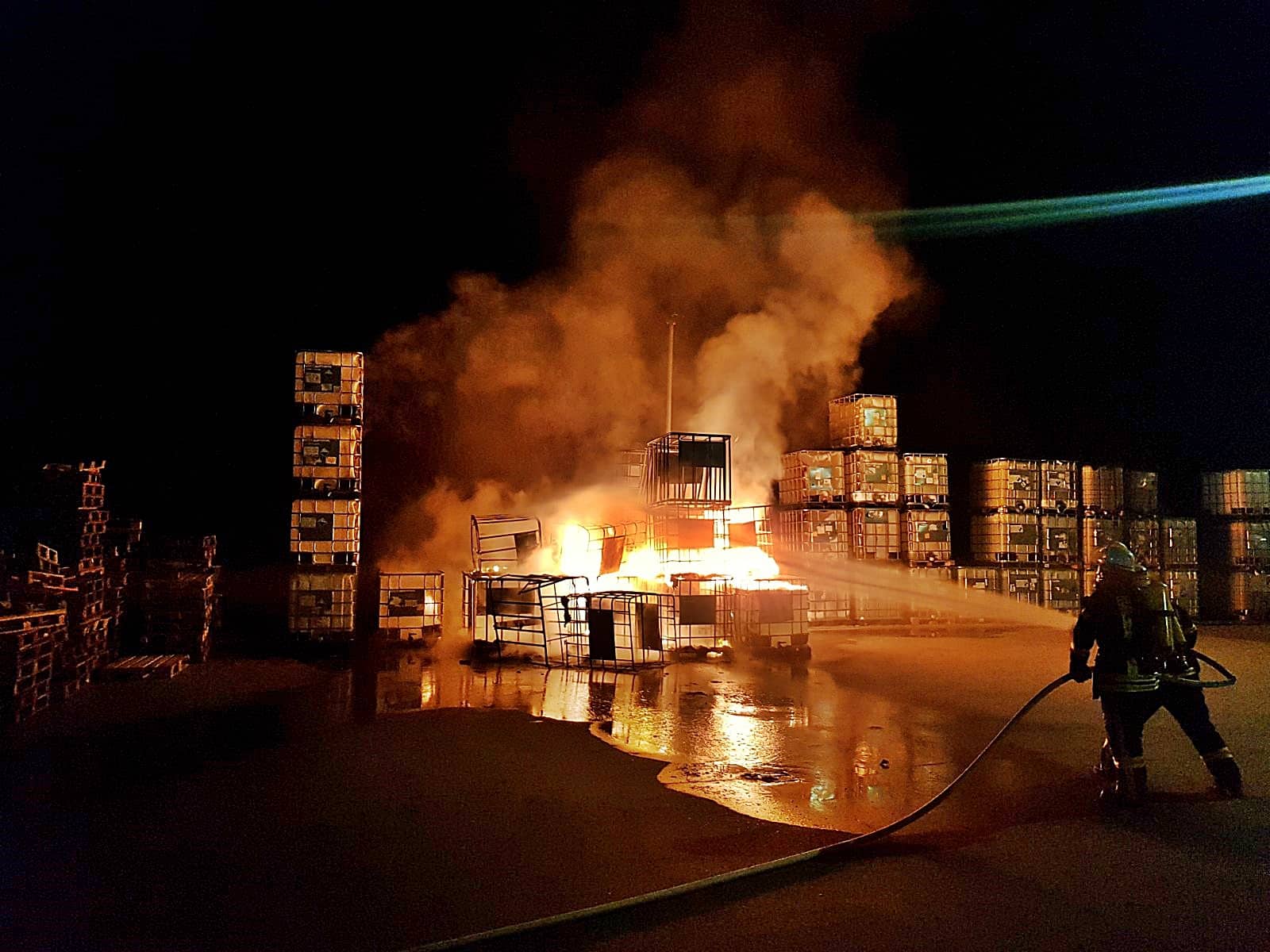 B3Industriebrand Freiwillige Feuerwehr Hackenheim
