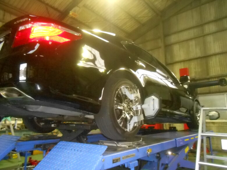 LS460 レクサス 四輪アライメント 四輪アライメント・足回り交換・タイヤ交換持ち込み専門店 フラットフィールド