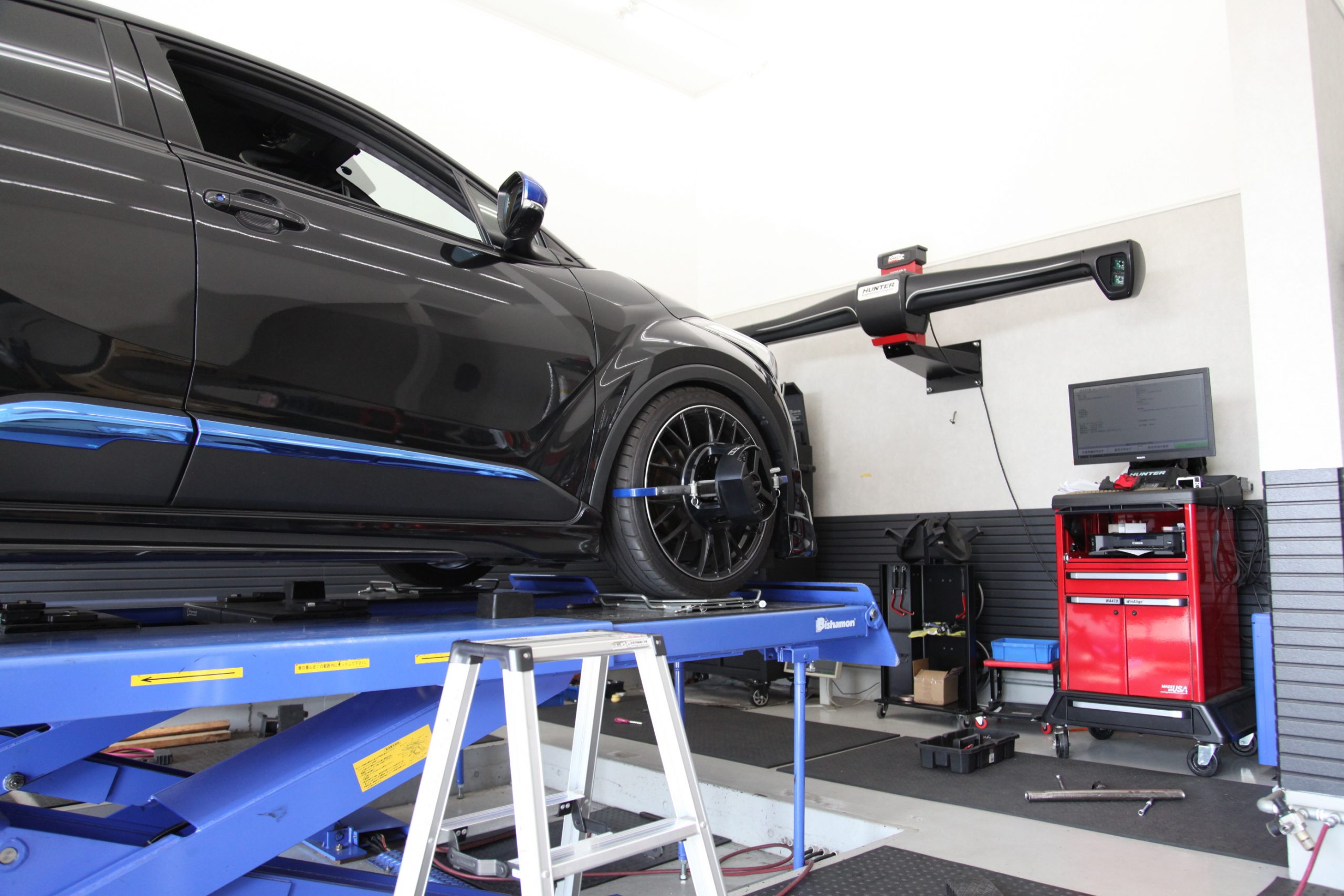 CHR 車高調取り付けと四輪アライメント調整 ｜ カー用品持込取り付け専門店 フラットフィールド ・四輪