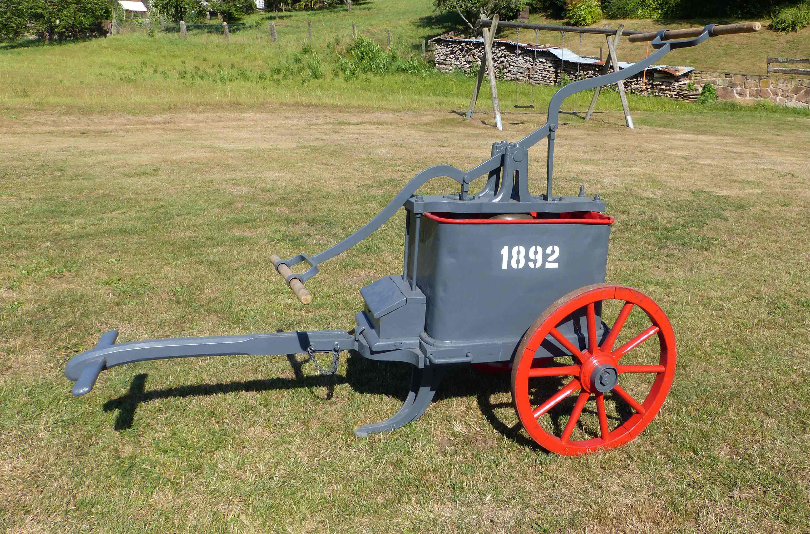 Ehemalige Fahrzeuge und Geräte Freiweillige Feuerwehr Riedenberg (Rhön)