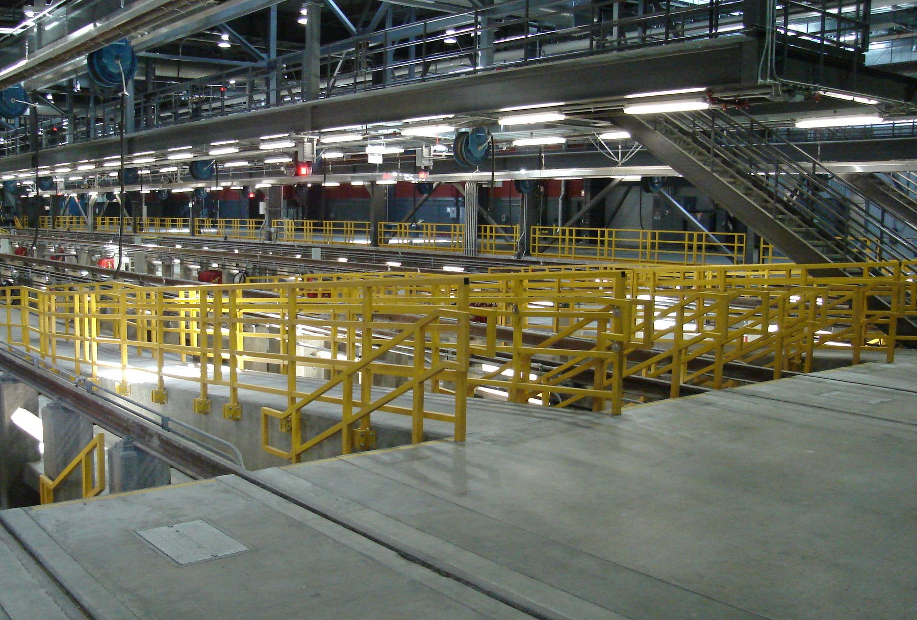 Dynarail/DynaRound Guardrail & Handrail Products Fiberglass Railing