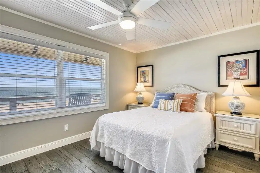 472 W Gorrie Dr St. Island, FL Home For Sale Fickling