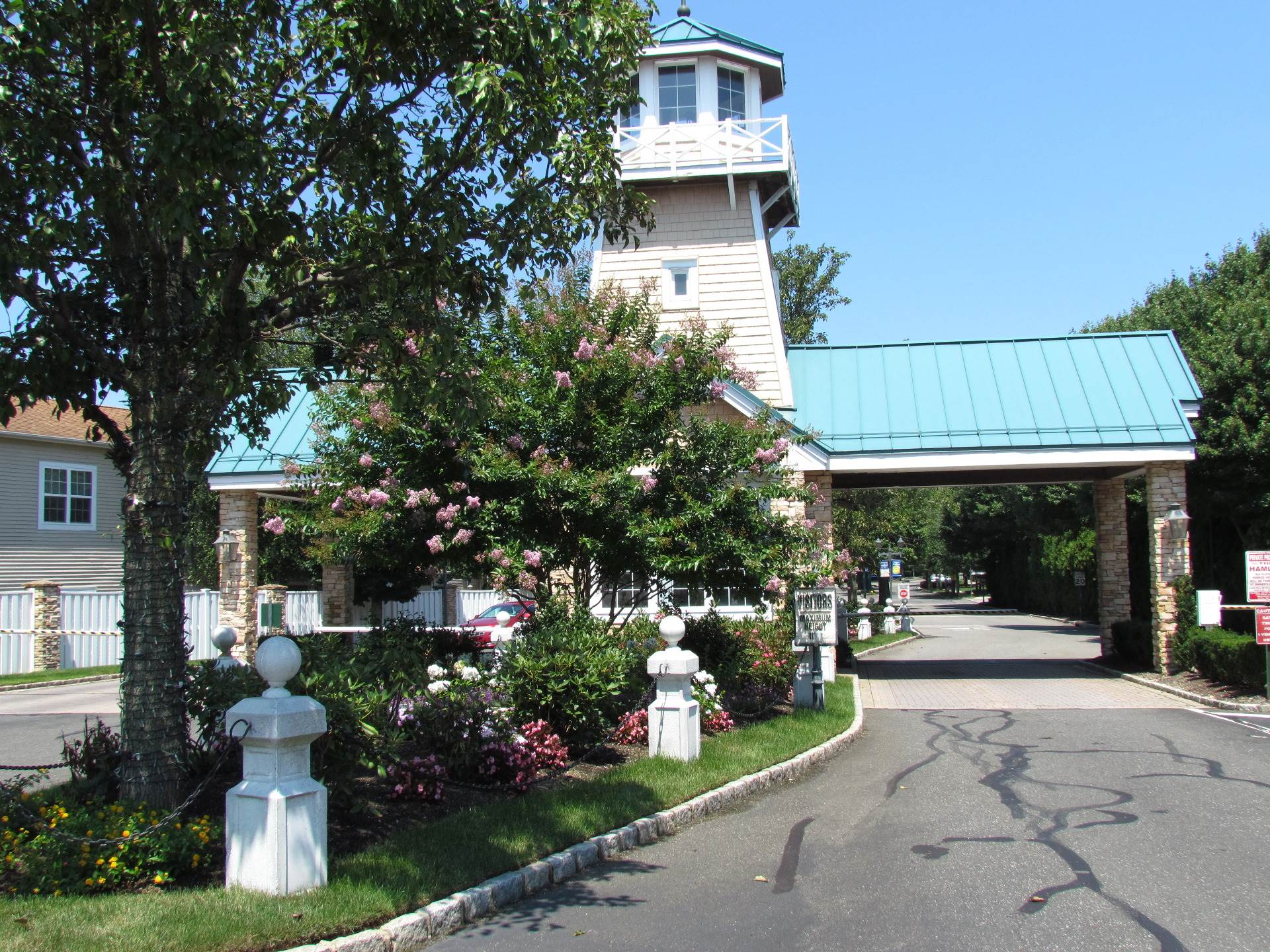 Residential The Hamlet on Olde Oyster Bay Fields of Green