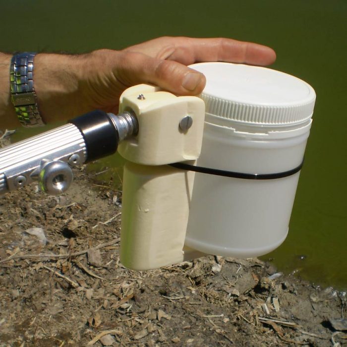 Swing Sampler Telescopic surface water sampler with biodegradable
