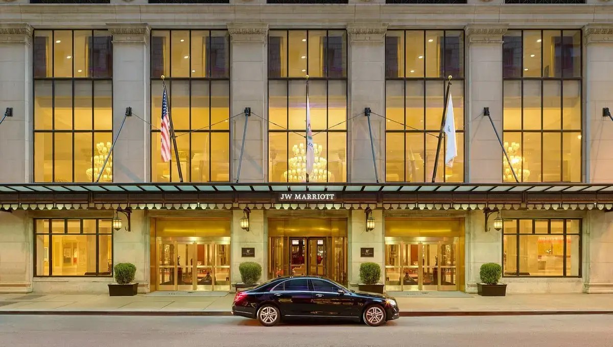 🏩11 Best 5Star Hotels In Chicago Near Lollapalooza [2024]