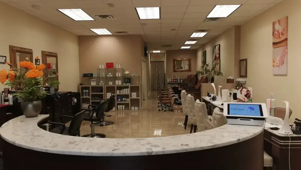 ️11 Best Hair Salons In Miami, FL [2024] As Per Reviews