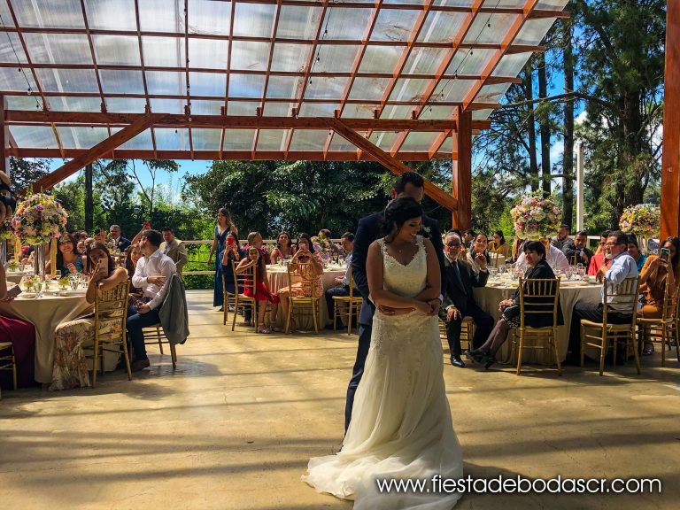 Boda en Hacienda Villa Hermosa Fiesta De Bodas // Costa Rica
