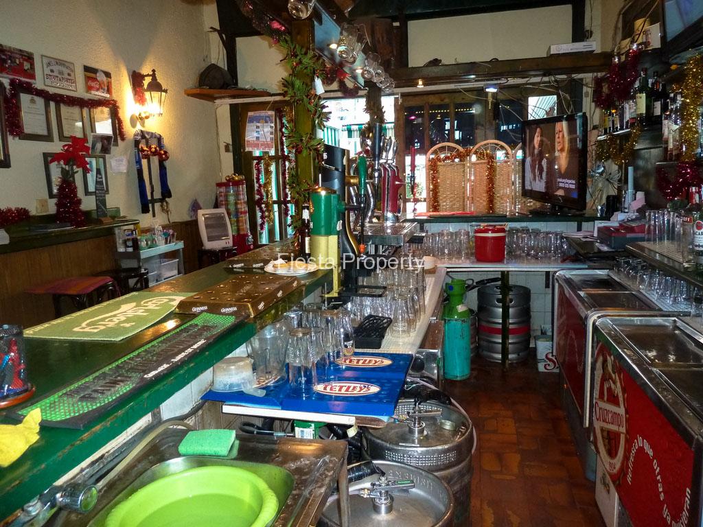Well Established lounge bar & restaurant for lease in Benalmadena