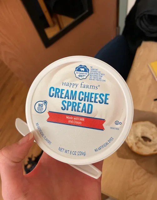 Is it Vegetarian Happy Farms Cream Cheese Spread Made With Milk And Cream